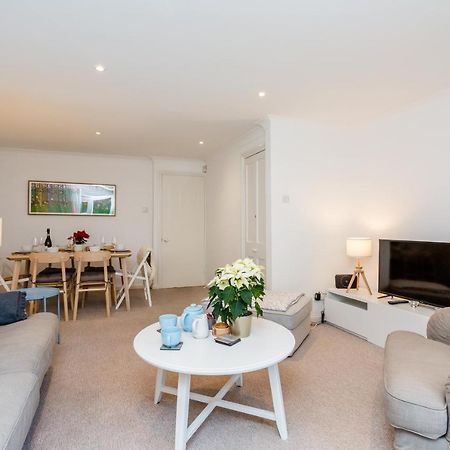 Modern Mews House With Free Parking Space, And Patio By Huluki Sussex Stays Brighton Eksteriør billede