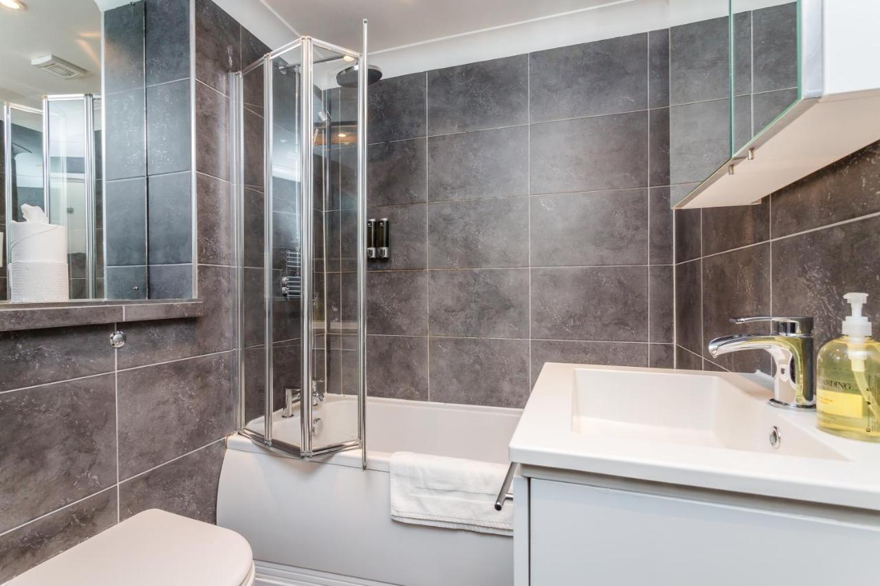 Modern Mews House With Free Parking Space, And Patio By Huluki Sussex Stays Brighton Eksteriør billede
