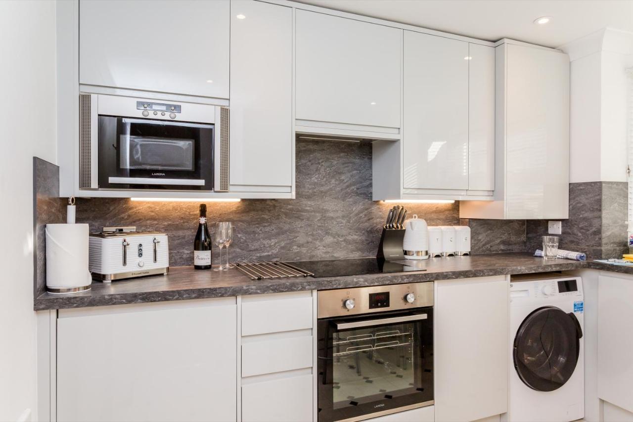 Modern Mews House With Free Parking Space, And Patio By Huluki Sussex Stays Brighton Eksteriør billede