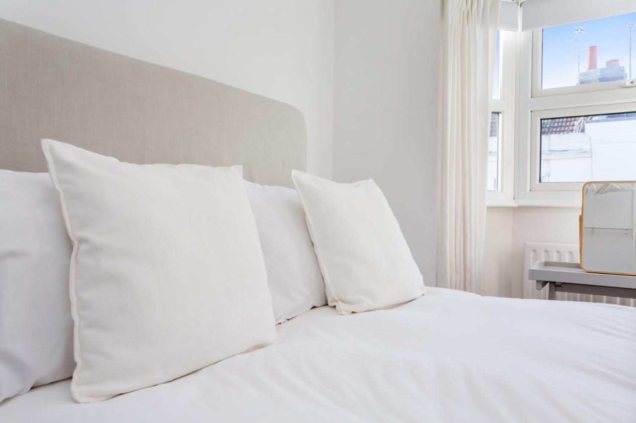 Modern Mews House With Free Parking Space, And Patio By Huluki Sussex Stays Brighton Eksteriør billede