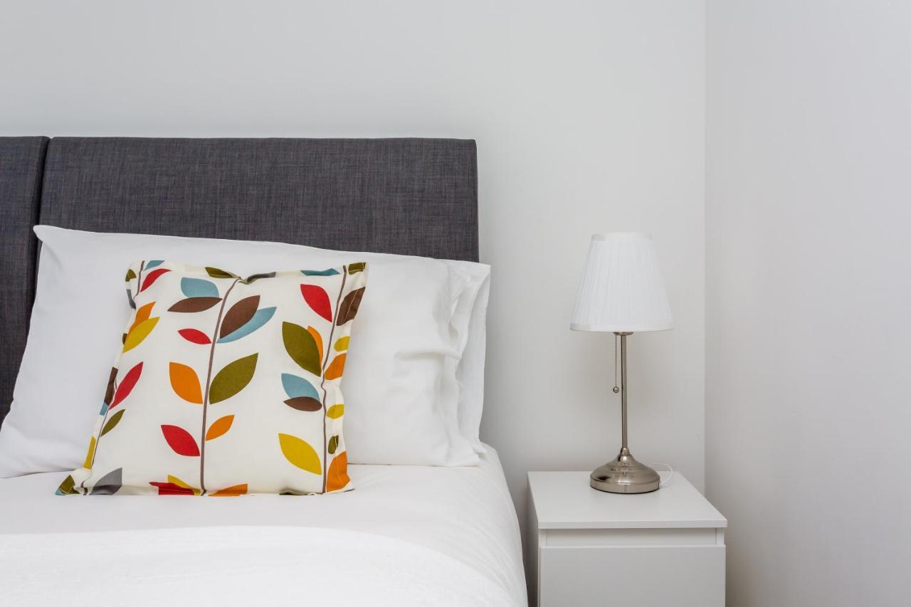 Modern Mews House With Free Parking Space, And Patio By Huluki Sussex Stays Brighton Eksteriør billede